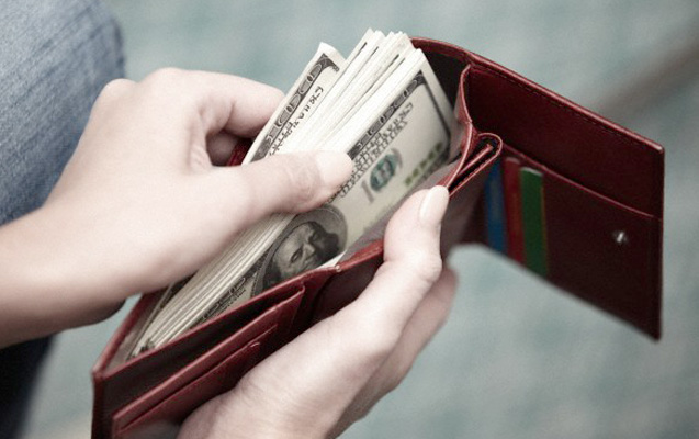 Türkiyə vətəndaşı Bakıda iki qadını aldatdı