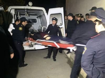 Bakıda tikinti materialları insanların üstünə düşdü