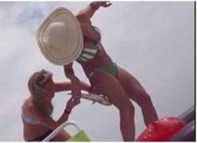 Qadının ombasına balıq batdı