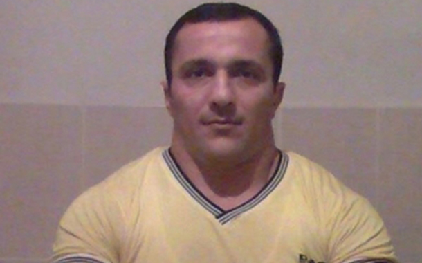 Kondisioner ustası polis maşınını niyə çəkiclədiyini açıqladı