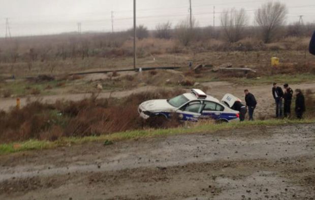 Hacıqabulda DYP avtomobili aşdı