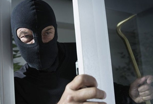 Tanınmış şirkətdən külli miqdarda pul oğurlandı