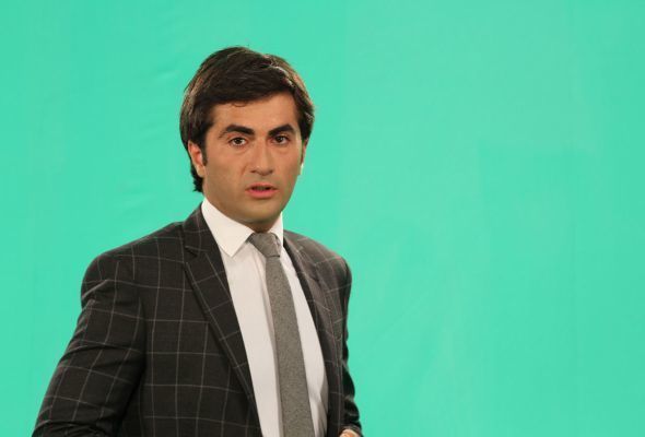 Zaur musiqiçini canlı yayımdan uzaqlaşdırdı