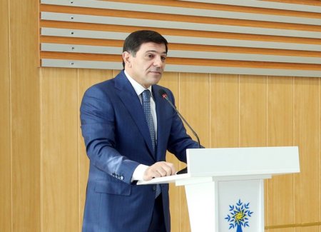 Binəqədi Rayon İcra Hakimiyyətində vətəndaş müraciətlərinə baxılması ilə əlaqədar müşavirə keçirilib