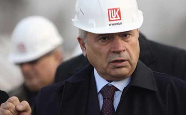 Vahid Ələkbərov dövlət şirkətini alır