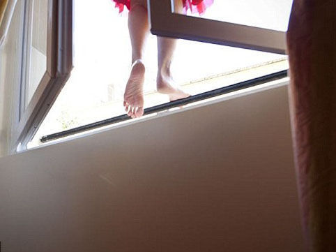 Bakıda biznesmen qadın özünü öldürdü