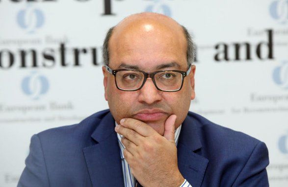 AYİB prezidenti Bakıya gəlir