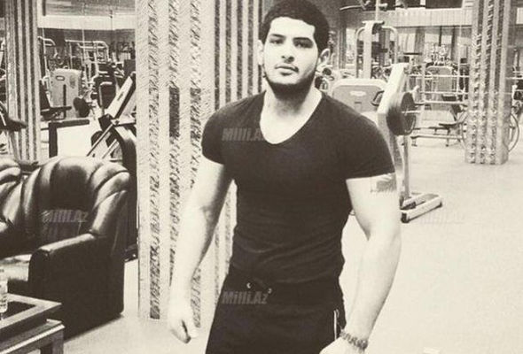 Həbsxanada yer süpürən İsa Əzizov deyil