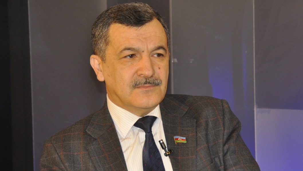 YAP-çı deputatdan Sevgililər günündə sürpriz