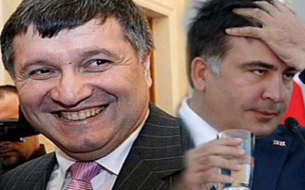 Erməni nazir Saakaşvilini