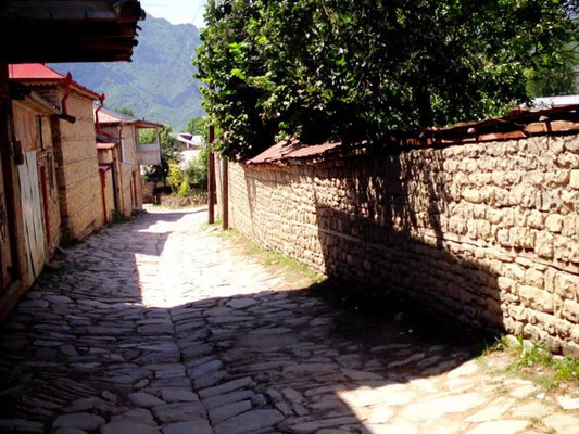 Özü getdi, elanı qaldı: