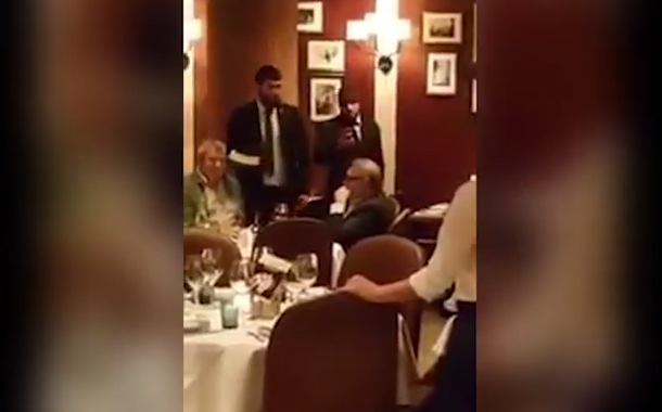 Keçmiş baş nazirin başına tortu belə çırpdılar