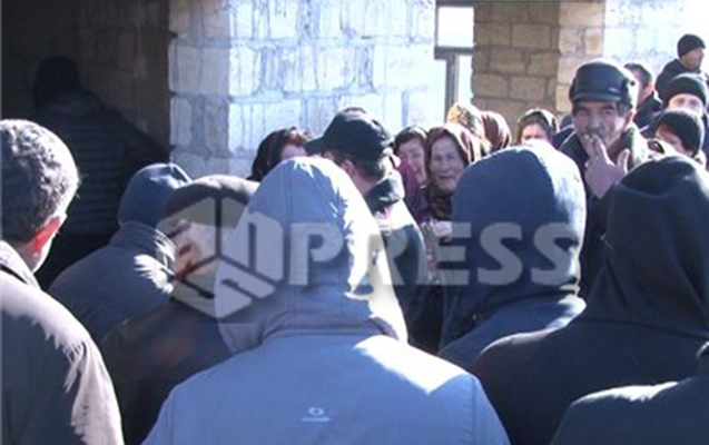 Evli kişinin hamamda başqa qadınla meyiti tapıldı