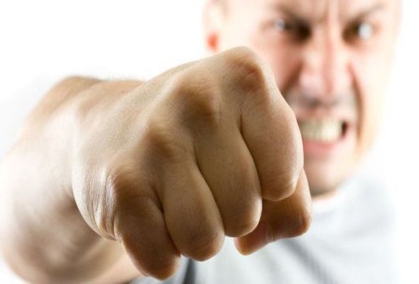 Azərbaycanlı şirkət direktorunu bir yumruq zərbəsinə öldürdü