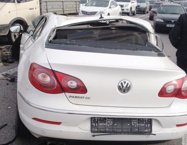 Bakıda qəza törədən “Passat”ın dövlət nömrə nişanı çıxarıldı