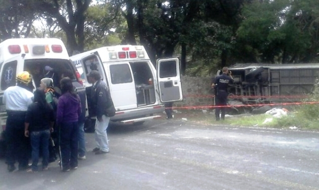 Hərbi maşın aşdı