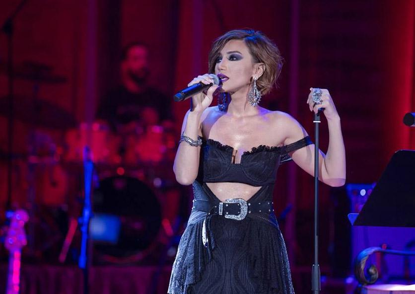 Röya prodüserini bu səbəbə görə işdən uzaqlaşdırdı