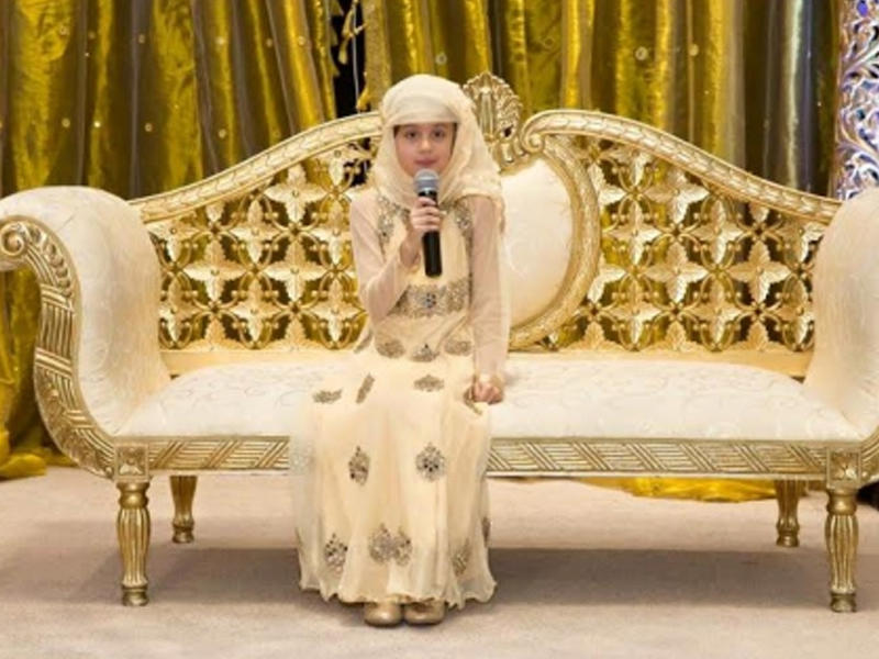 İngiltərədə 7 yaşlı qız Quran hafizi oldu