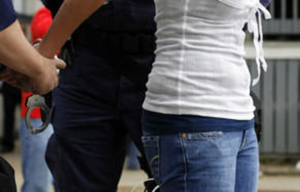 Xırdalanda döyülərək öldürülən 6 yaşlı qızın anası da tutuldu