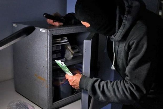 Deputatın 120 min dollarını oğurlanamsı xəbərinə