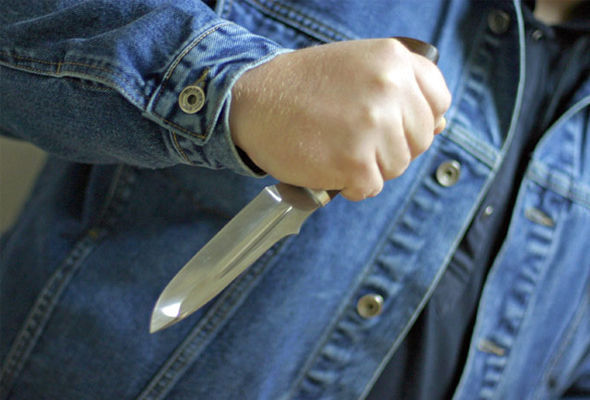 Prokurorluq polisləri bıçaqlayan şəxslərlə bağlı məlumat yaydı