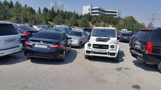 Yol polisində sürücüləri belə aldadıb pul alırlar