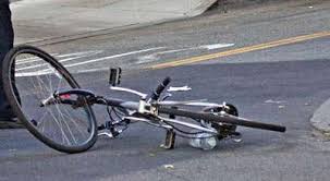 Velosipedçini maşın vurub