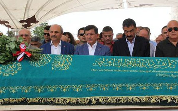 Əhməd Davudoğlunu ölümlə təhdid etdilər