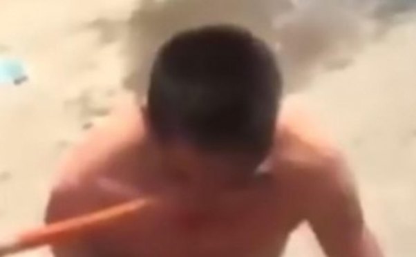 Şok kadrlar: itləri zorlayan əxlaqsızı soyundurub döydülər