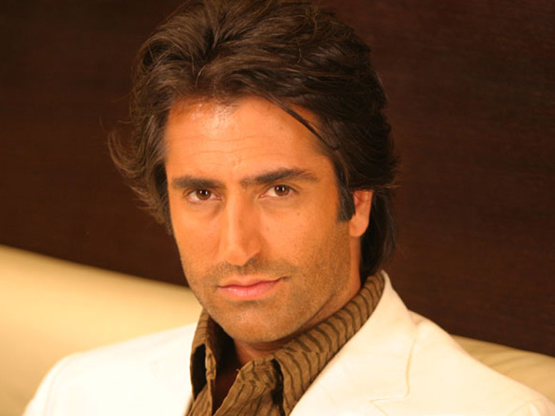 Məşhur müğənni PKK-nın müdafiəsinə qalxdı