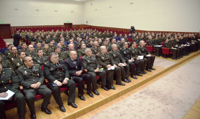 Müdafiə Nazirliyinin generalları toplandı