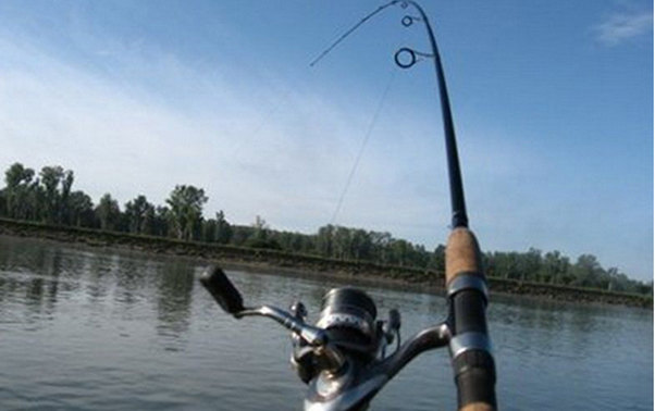 Füzulidə balıq tutan kişi kanalda boğuldu