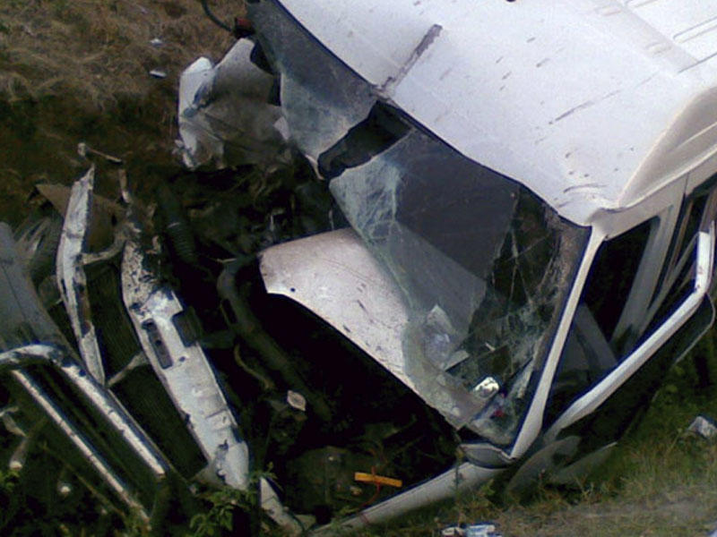 Sərnişin mikroavtobusu aşdı: