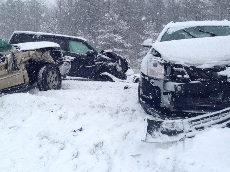 Şaxtalı hava 22 zəncirvari yol qəzasına səbəb oldu