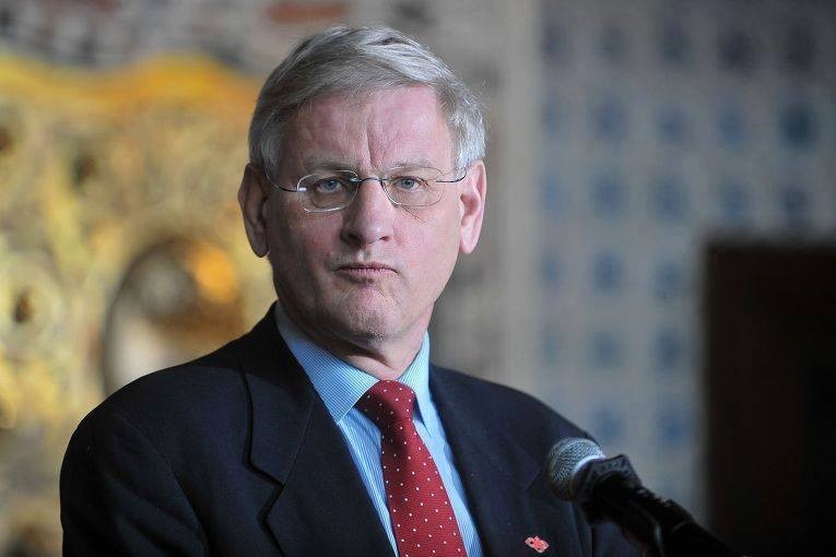 Poroşenko əcnəbini baş nazir gətirir