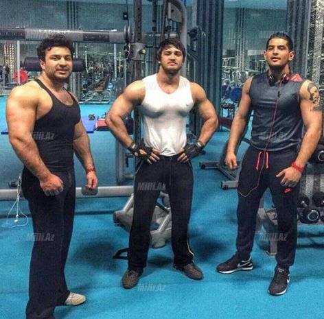 Bakının mərkəzində idmançılar kütləvi dava saldılar