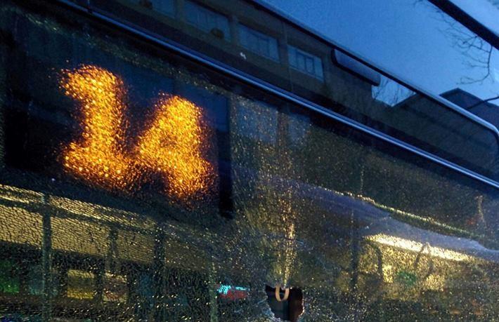 Bakıda avtobuslar daşa basıldı