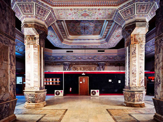 Səddamın sarayı darmadağın edildi