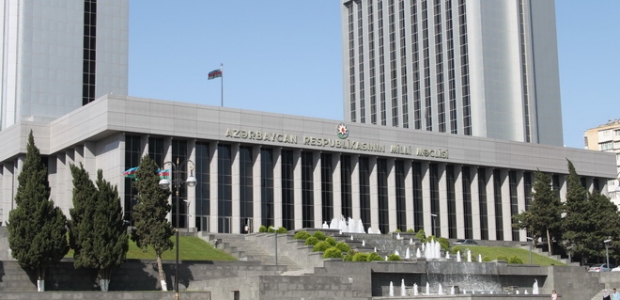 Parlamentin ilk iclası - Gündəlikdə 16 məsələ var