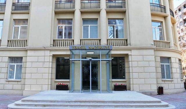 Müəllim yenə şagirdi döydü