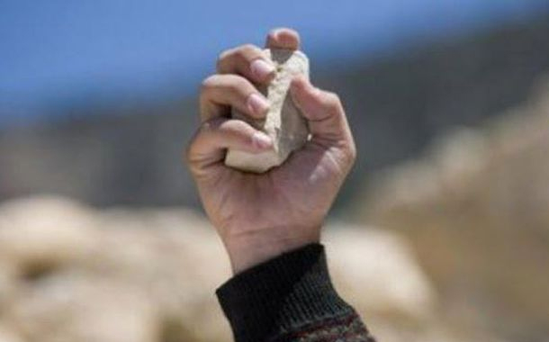 Qadını keçmiş əri və onun ikinci arvadı döydü