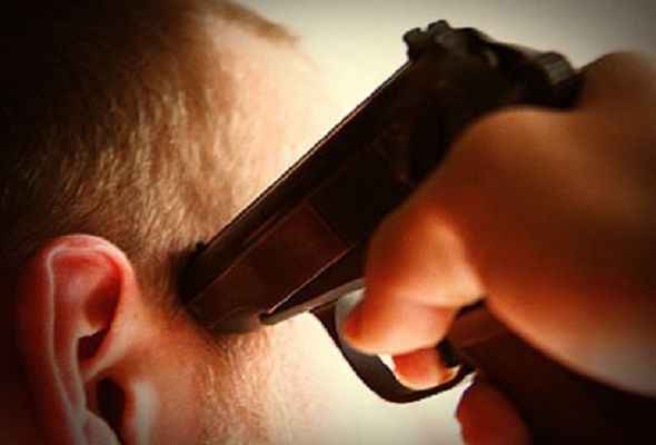 Azərbaycan diplomatı İstanbulda özünü güllələdi