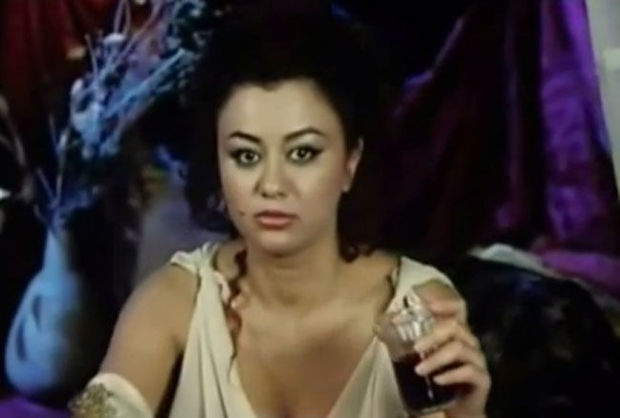 Vəfa Zeynalova erotik səhnədə iştirakından danışdı