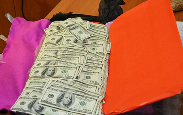 Məmurların ölkədən pul çıxarmasına