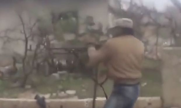 Snayper pulemyotçunu bir güllə ilə başından vurdu