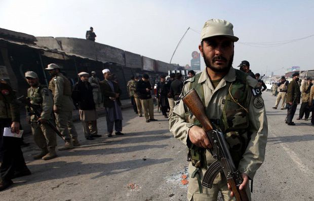 Pakistanda universitetə silahlı hücum