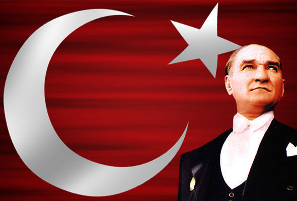 İstanbulda Atatürk muzeyində qalmaqal