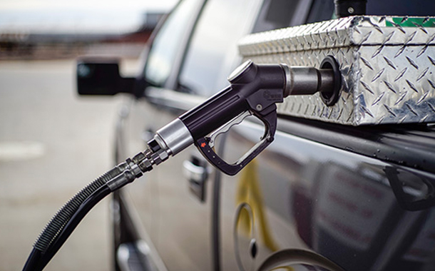 Benzinin qiyməti düşdü