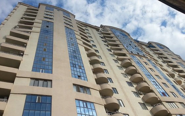 Binəqədidə 1 mənzili 4 nəfərə satdılar