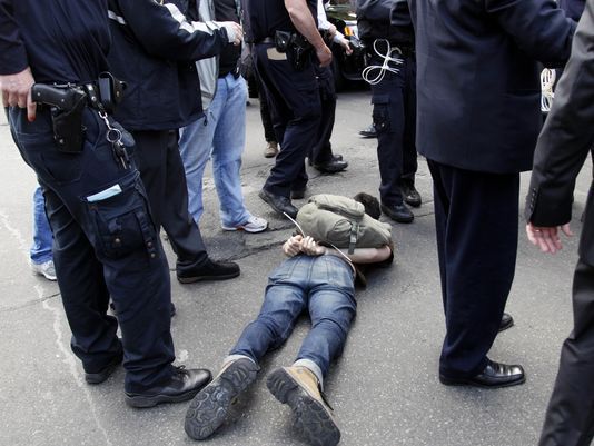 Bakı polisi dələzudları qandalladı